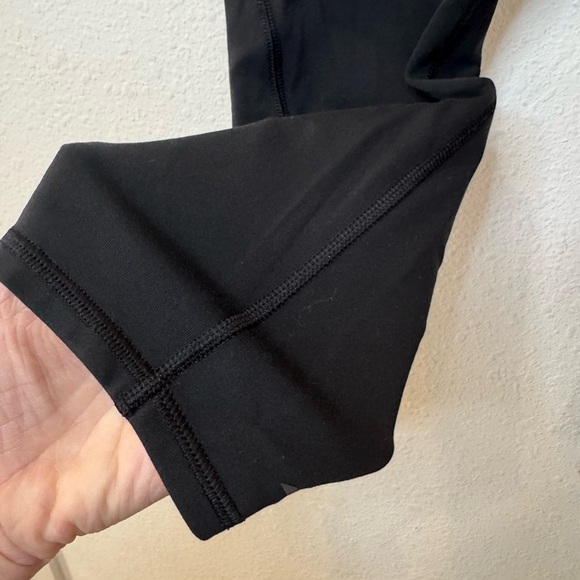 ATHLETA Reflective Running Capris - Picture 3 of 10